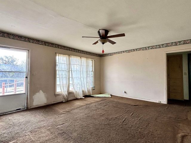 1949 N Minnesota Ave, Wichita, KS 67214