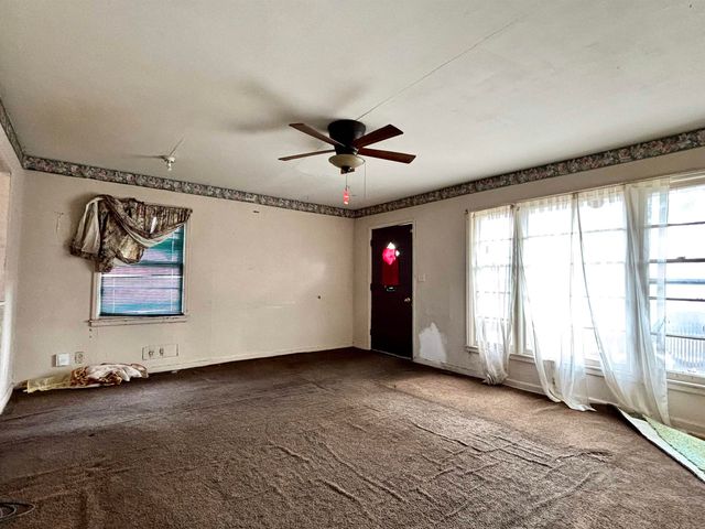 1949 N Minnesota Ave, Wichita, KS 67214