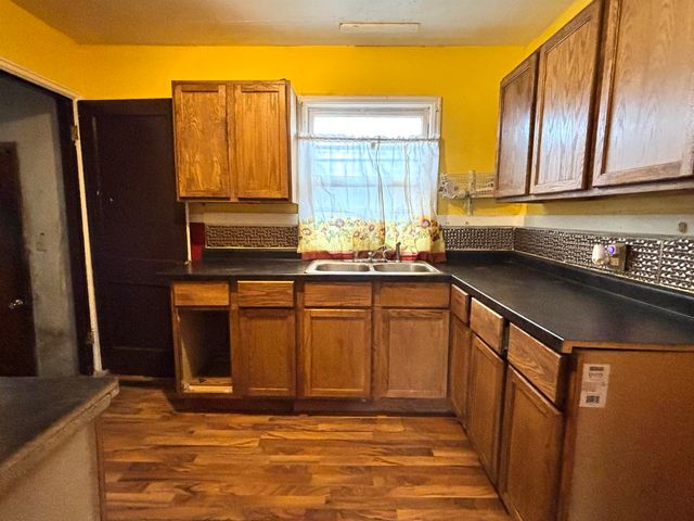 1949 N Minnesota Ave, Wichita, KS 67214