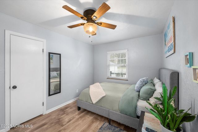 2938 Starr Avenue, Oregon, OH 43616