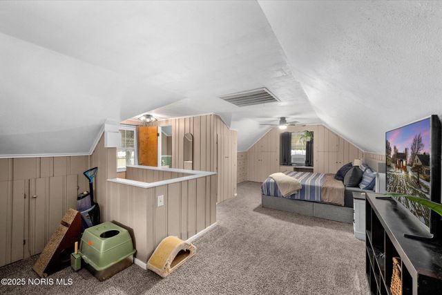 2938 Starr Avenue, Oregon, OH 43616