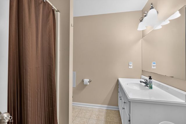 101 Wellington Bluff Court, Noblesville, IN 46060