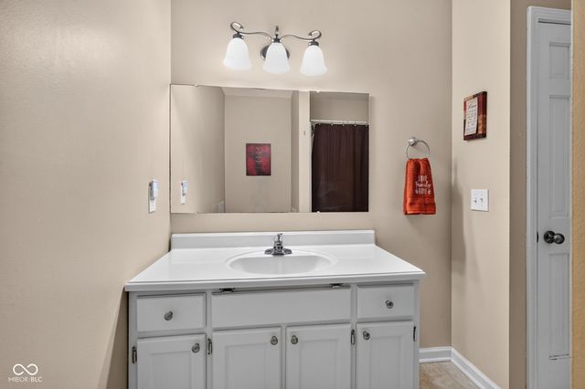 101 Wellington Bluff Court, Noblesville, IN 46060