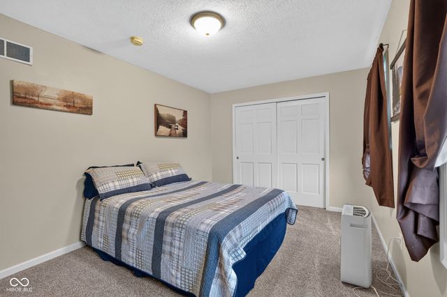 101 Wellington Bluff Court, Noblesville, IN 46060