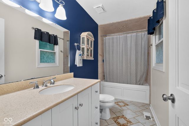 101 Wellington Bluff Court, Noblesville, IN 46060