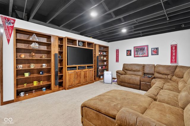 101 Wellington Bluff Court, Noblesville, IN 46060