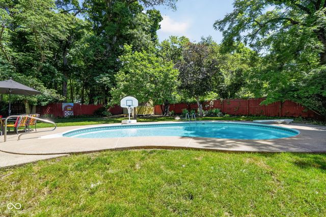 101 Wellington Bluff Court, Noblesville, IN 46060