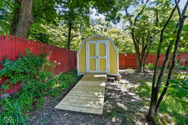 101 Wellington Bluff Court, Noblesville, IN 46060