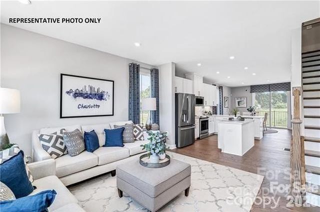 1016 Bella Grove Lane, Charlotte, NC 28262