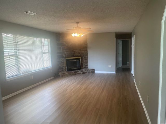 9 Meadow Creek, Conway, AR 72032