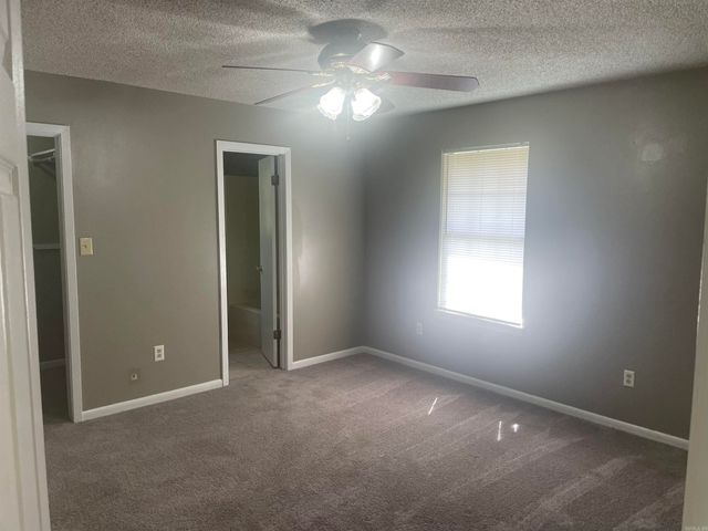 9 Meadow Creek, Conway, AR 72032