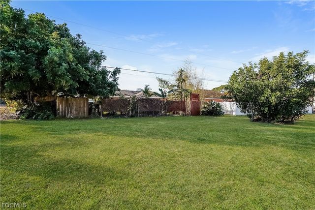 220 SE 13th ST, Cape Coral, FL 33990