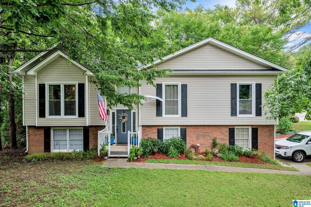 6001 WOODVALE DRIVE, Helena, AL 35080