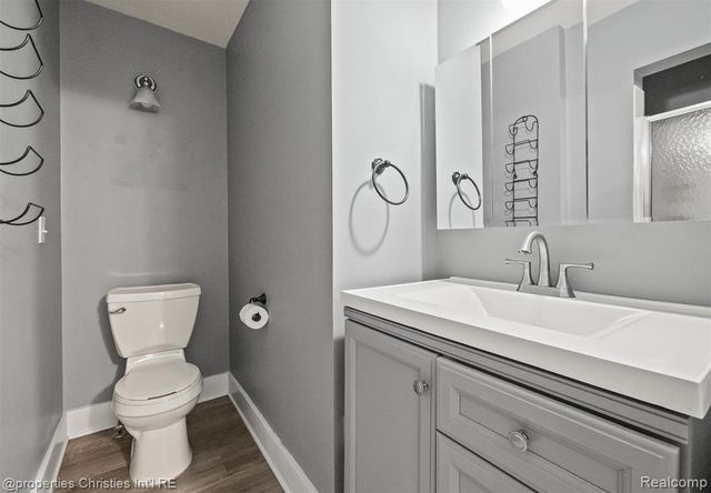 215 Woodsboro Drive, Royal Oak, MI 48067