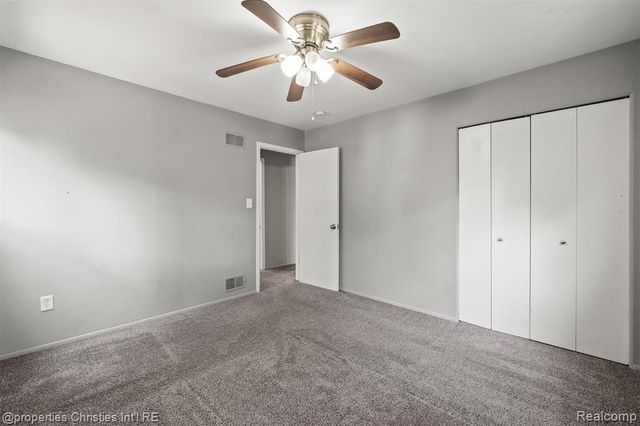 215 Woodsboro Drive, Royal Oak, MI 48067