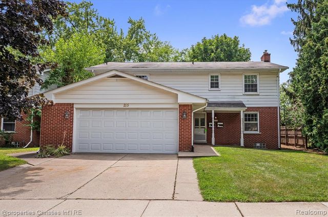 215 Woodsboro Drive, Royal Oak, MI 48067