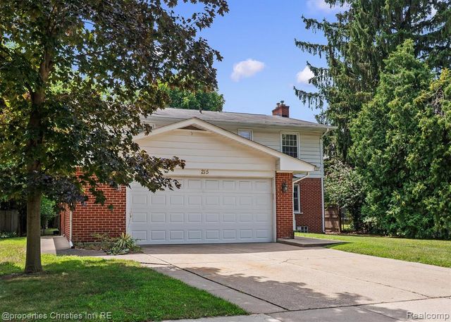 215 Woodsboro Drive, Royal Oak, MI 48067