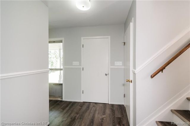 215 Woodsboro Drive, Royal Oak, MI 48067