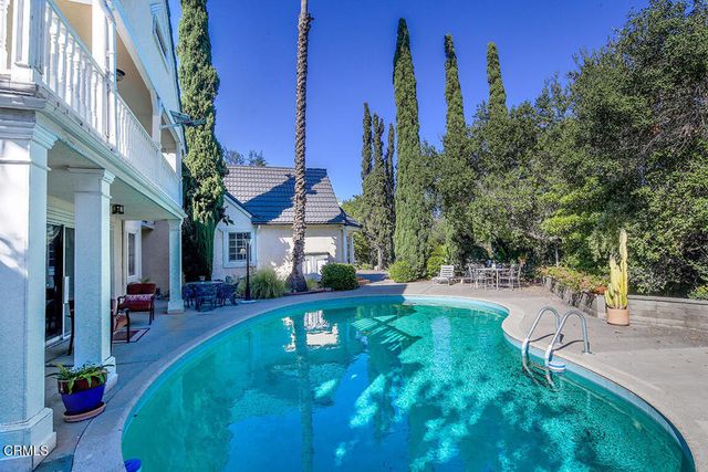 1535 Royal Boulevard, Glendale, CA 91207