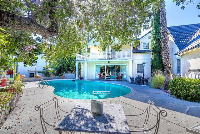 1535 Royal Boulevard, Glendale, CA 91207