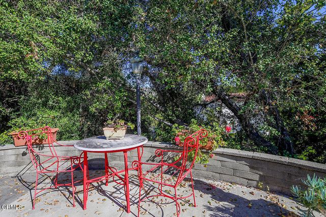 1535 Royal Boulevard, Glendale, CA 91207