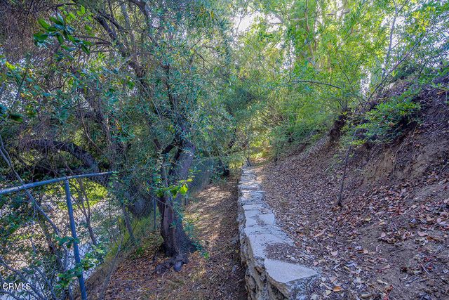 1535 Royal Boulevard, Glendale, CA 91207