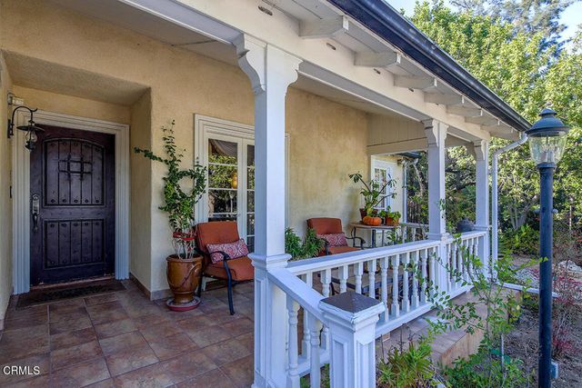 1535 Royal Boulevard, Glendale, CA 91207
