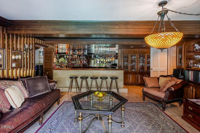 1535 Royal Boulevard, Glendale, CA 91207