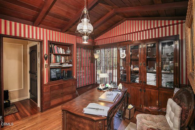 1535 Royal Boulevard, Glendale, CA 91207