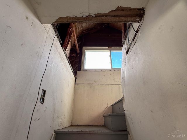 1608 Brewster Avenue, Cincinnati, OH 45207