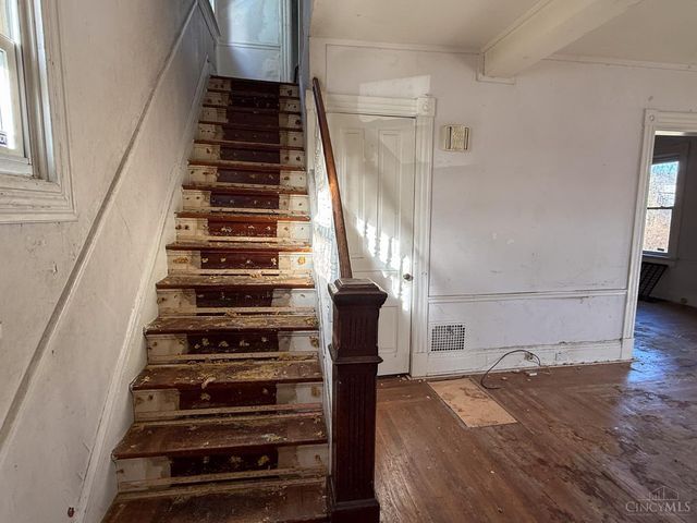 1608 Brewster Avenue, Cincinnati, OH 45207