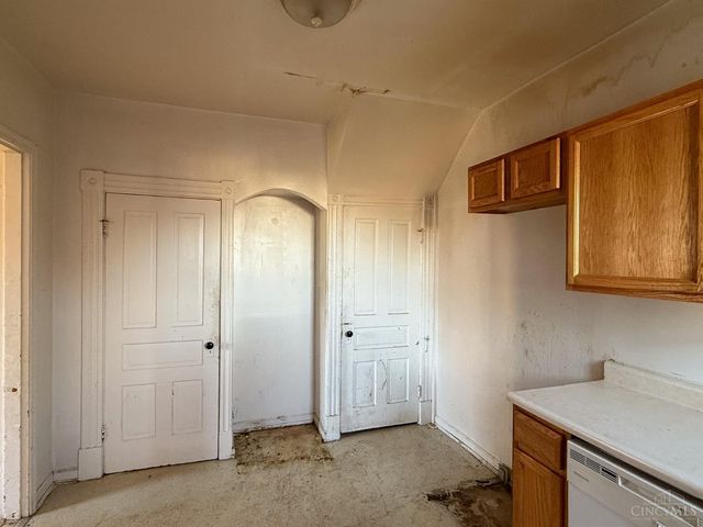 1608 Brewster Avenue, Cincinnati, OH 45207