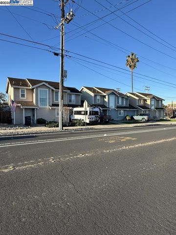 203 205 211 Maple St, Livermore, CA 94550