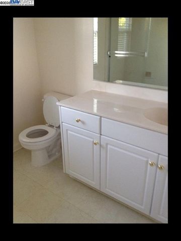 203 205 211 Maple St, Livermore, CA 94550