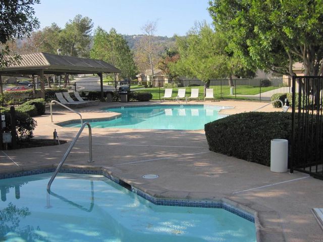 4308 Los Padres Dr, Fallbrook, CA 92028