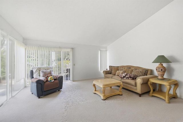 4308 Los Padres Dr, Fallbrook, CA 92028