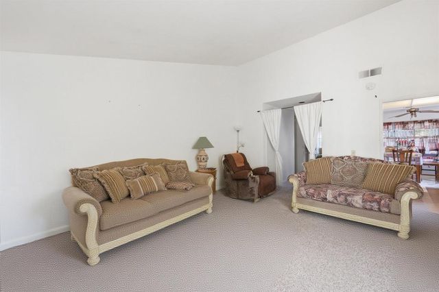 4308 Los Padres Dr, Fallbrook, CA 92028