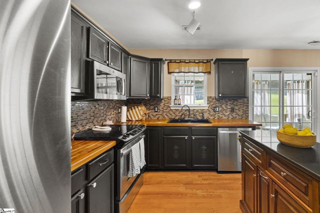 21 Red Shirt Court, Greer, SC 29651