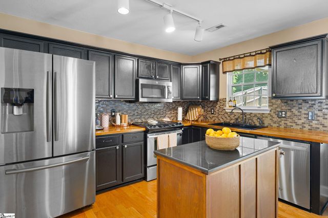 21 Red Shirt Court, Greer, SC 29651