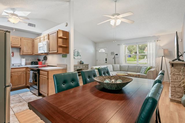 235 Dartmouth Rd, St Augustine, FL 32086