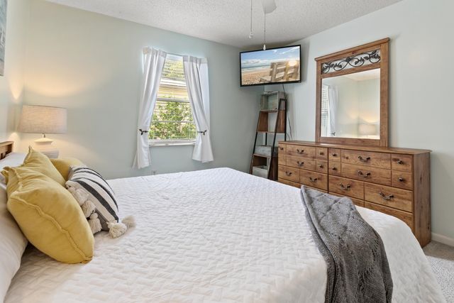 235 Dartmouth Rd, St Augustine, FL 32086