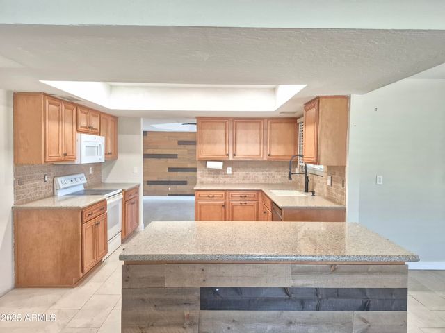 18242 N 66th Avenue, Glendale, AZ 85308