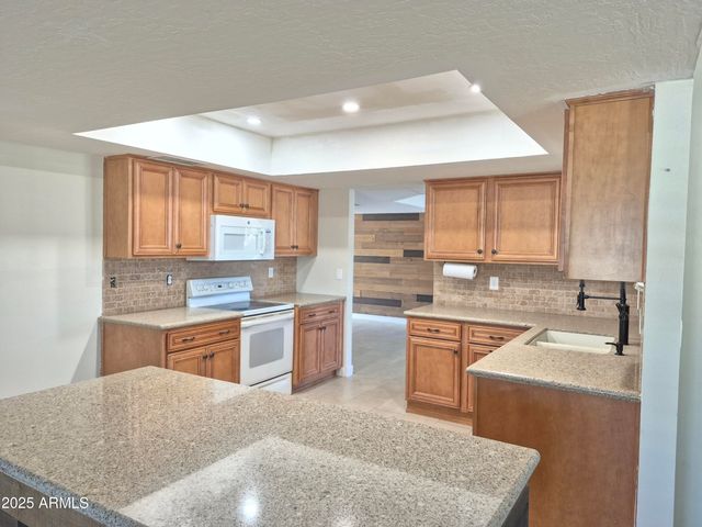 18242 N 66th Avenue, Glendale, AZ 85308