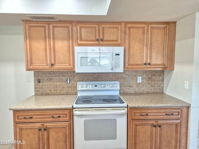 18242 N 66th Avenue, Glendale, AZ 85308