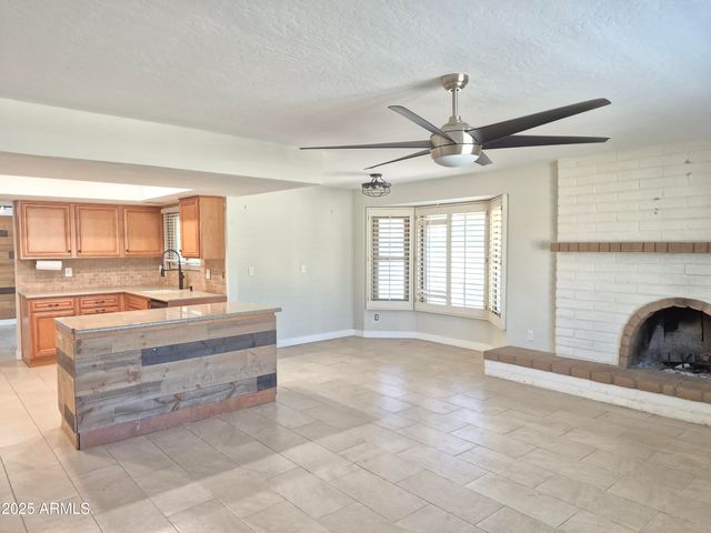 18242 N 66th Avenue, Glendale, AZ 85308