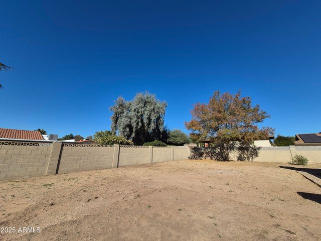 18242 N 66th Avenue, Glendale, AZ 85308