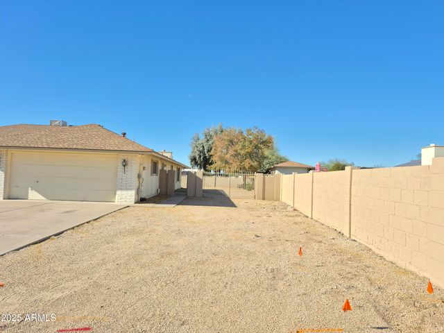18242 N 66th Avenue, Glendale, AZ 85308