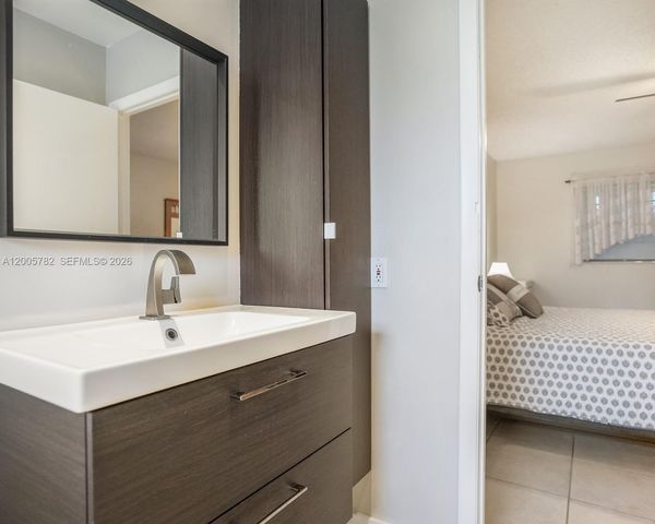 3506 NW 49th Avenue 511, Lauderdale Lakes, FL 33319