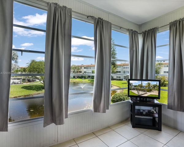 3506 NW 49th Avenue 511, Lauderdale Lakes, FL 33319