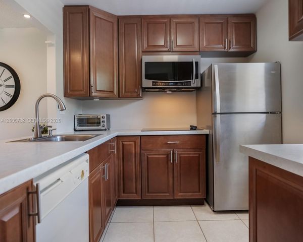 3506 NW 49th Avenue 511, Lauderdale Lakes, FL 33319